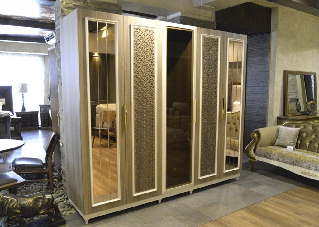 Tanzania-Wardrobe_Optional