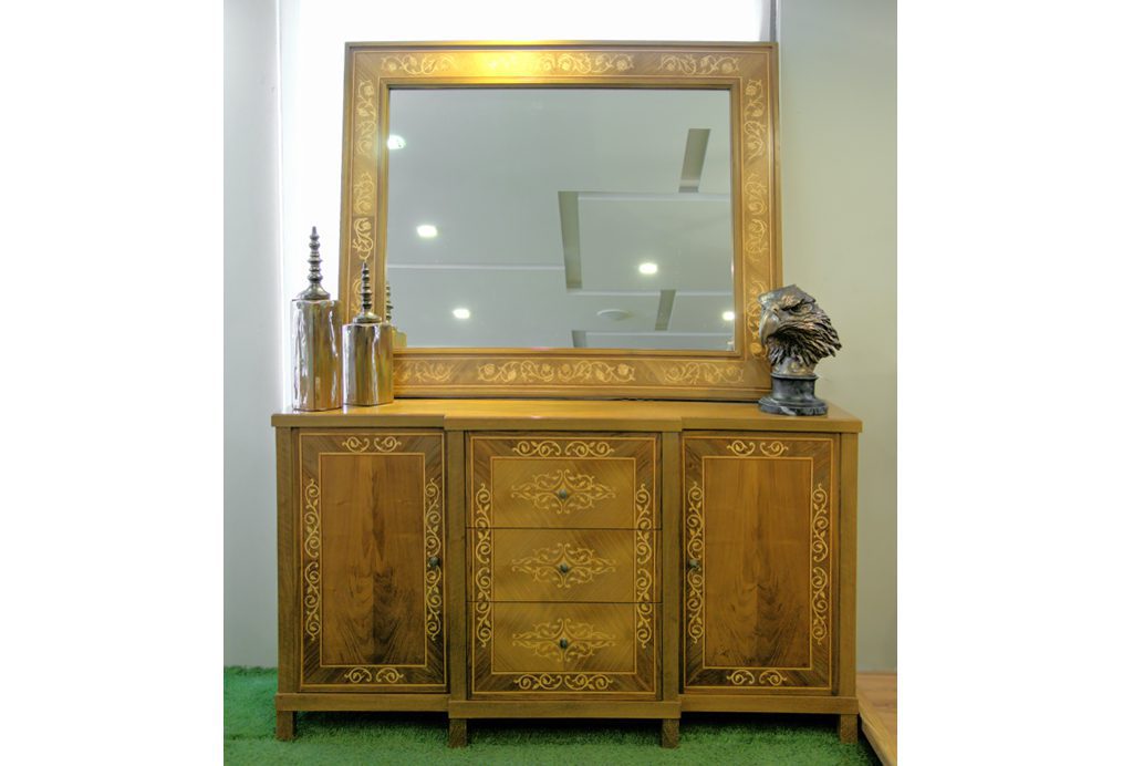 Camilia – Mirror & Console